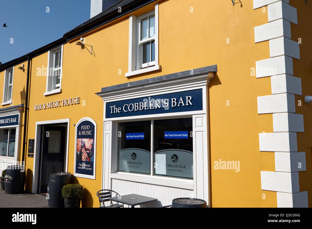 the cobblers bar at the wyatt hotel westport county mayo republic of ireland Stock Photo