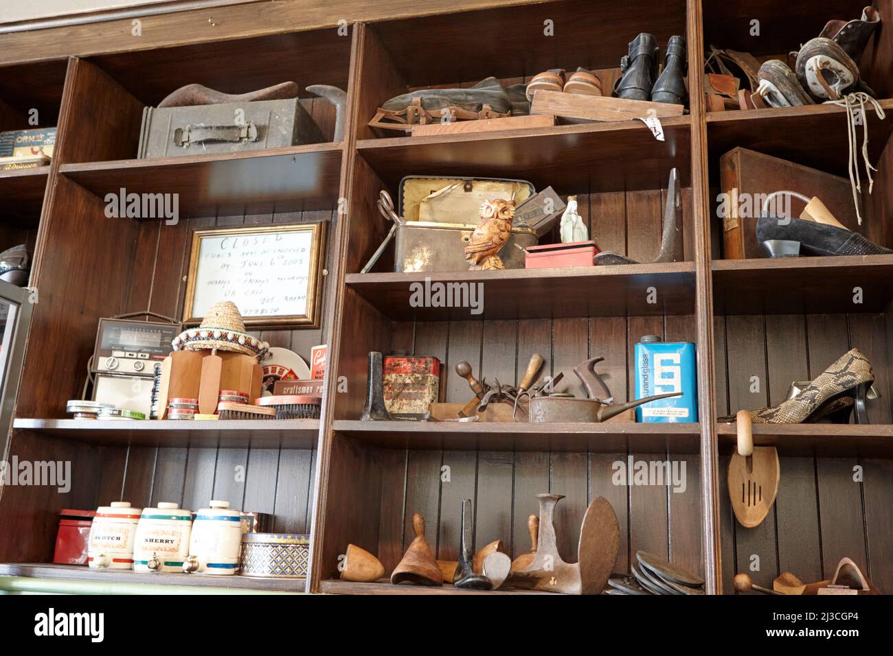 old shoemaking tools in the cobblers bar at the wyatt hotel westport county mayo republic of ireland Stock Photo