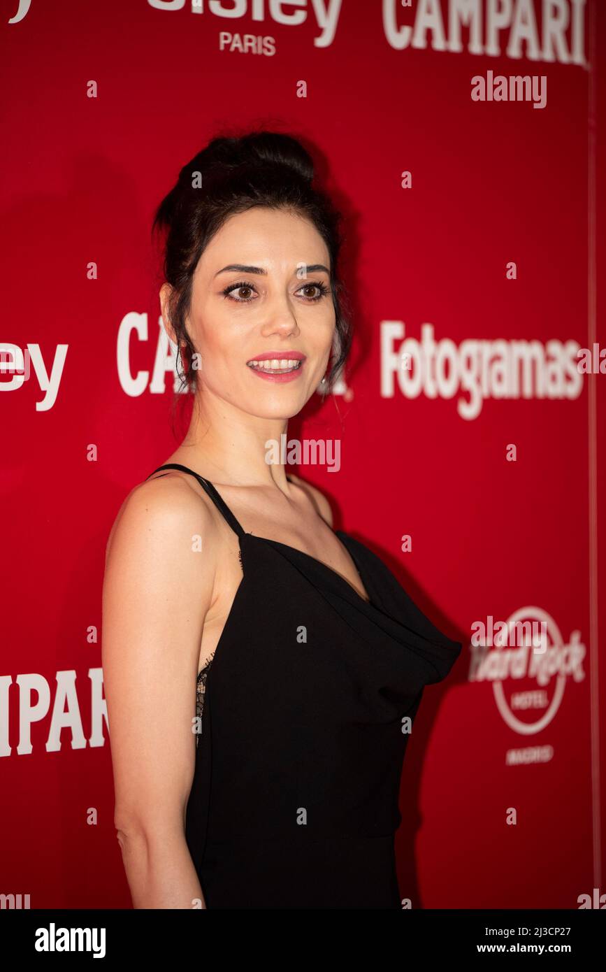 Cansu Dere actriz de cine televisión premios fotogramas 2022 Stock Photo