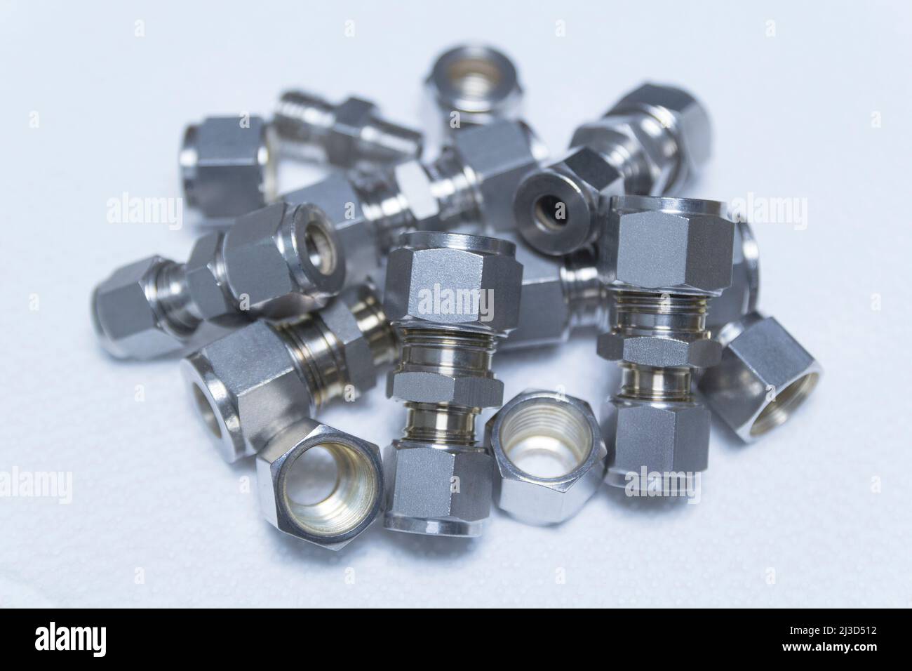 Quick connect fittings coupling for assembling compressed air