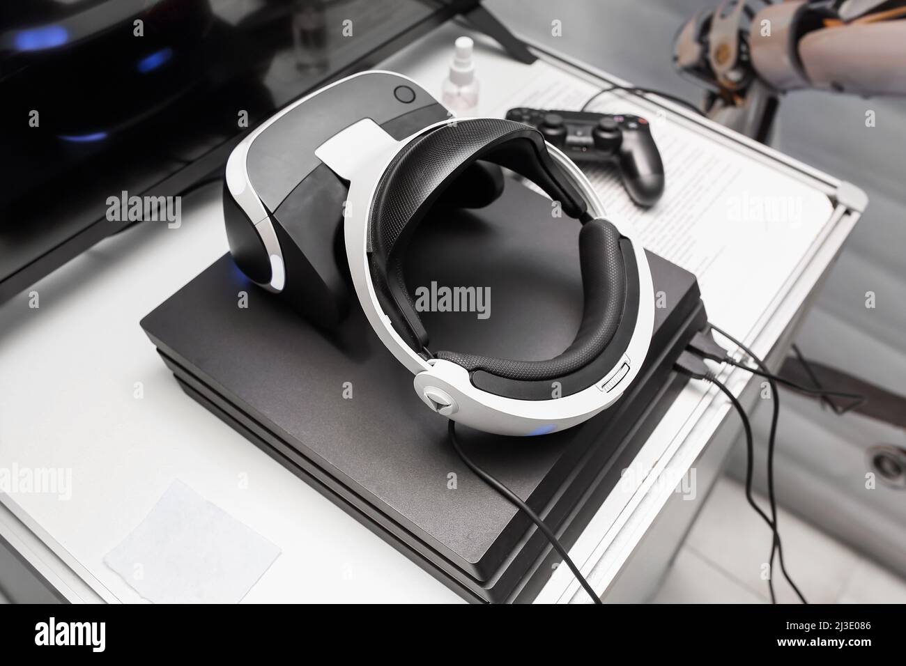 Futuristic virtual reality set at exhibition Stock Photo Alamy