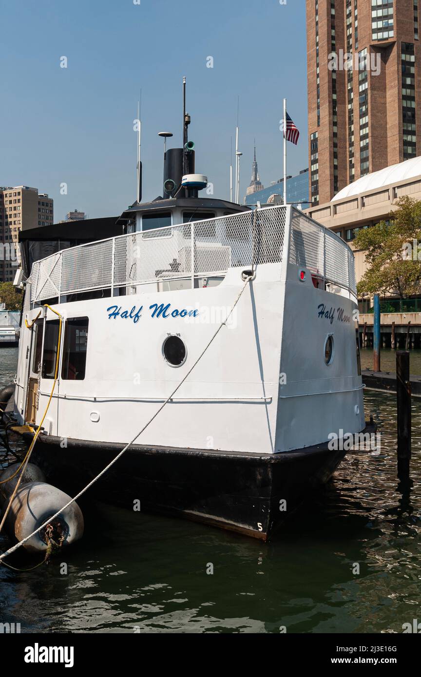 Half Moon NYC Yacht on the East River, rental boat party Stock Photo