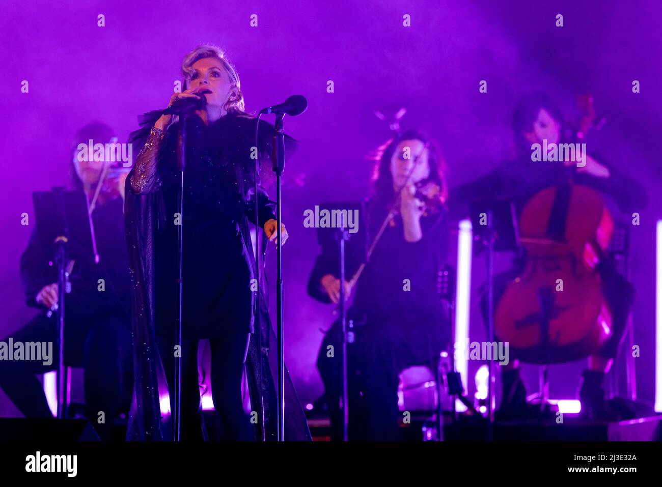 Edinburgh, UK. 07th Apr, 2022. Goldfrapp perform Live at the Edinburgh Usher Hall on Thursday 7th April to celebrate the 20th anniversary of 'Felt Mountain' The duo consists of Alison Goldfrapp (vocals, synthesiser) and Will Gregory (synthesiser). Credit: Alan Rennie/Alamy Live News Stock Photo