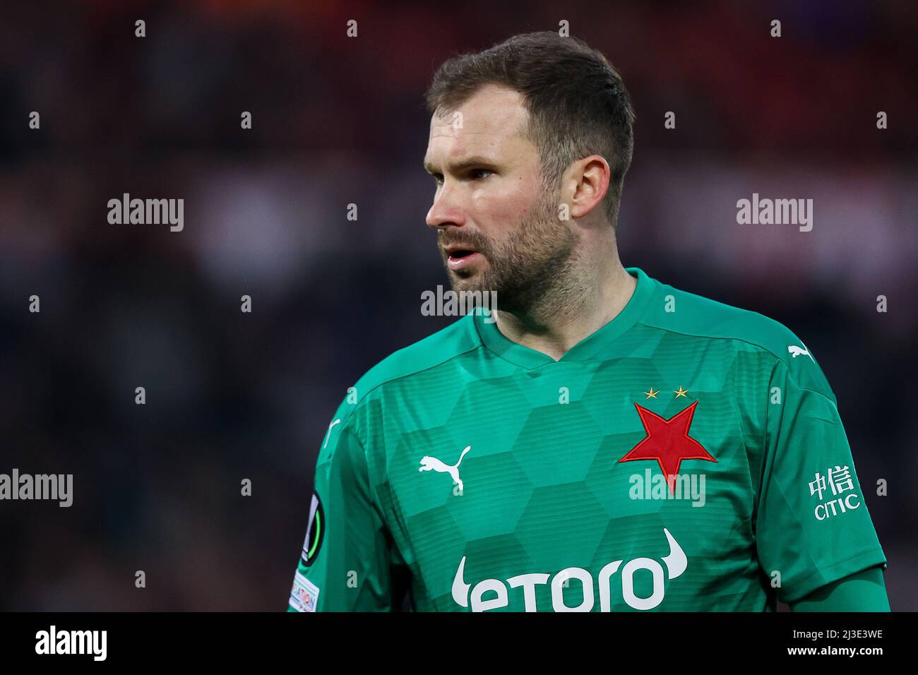 ROTTERDAM, NETHERLANDS - APRIL 7: Goalkeeper Ondrej Kolar of SK Slavia Prague during the Quarter Finals UEFA Europa League match between Feyenoord and Slavia Prague at Stadion Feijenoord De Kuip on April 7, 2022 in Rotterdam, Netherlands (Photo by Herman Dingler/Orange Pictures) Stock Photo