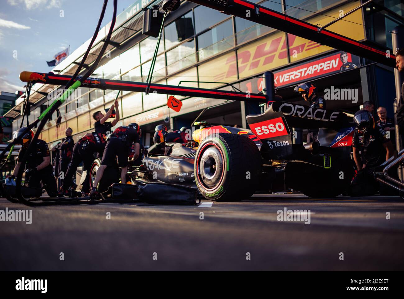 MELBOURNE, AUSTRALIA, Albert Park Grand Prix circuit, 7. April: Mechanics working and practicing pit stops with the number 11 car of Sergio Perez (MEX) of team Red Bull during the Australian Formula One Grand Prix at the Albert Park Grand Prix circuit on 7. April, 2022. Stock Photo