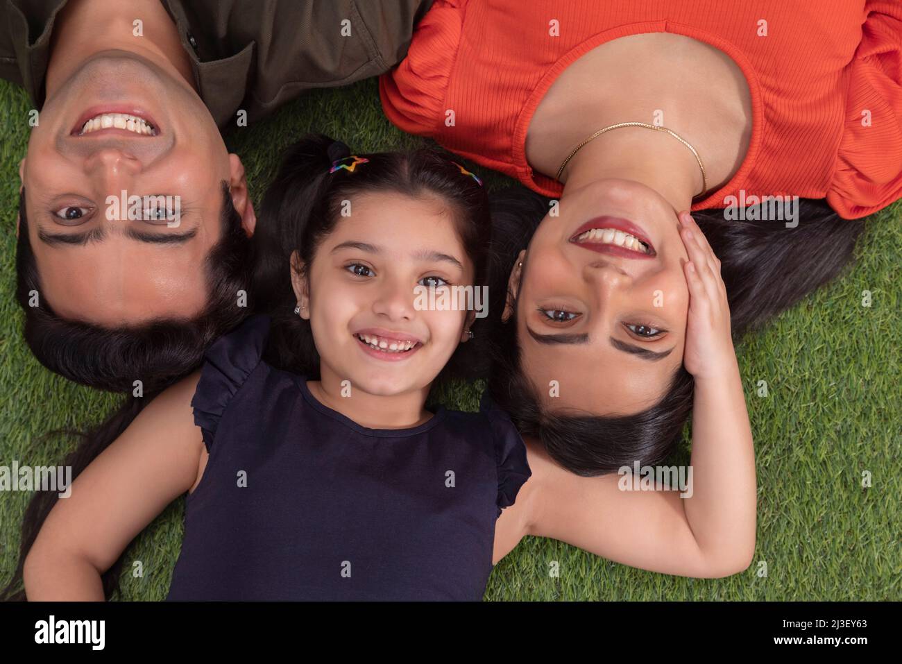 Parent kid bonding hi-res stock photography and images - Alamy