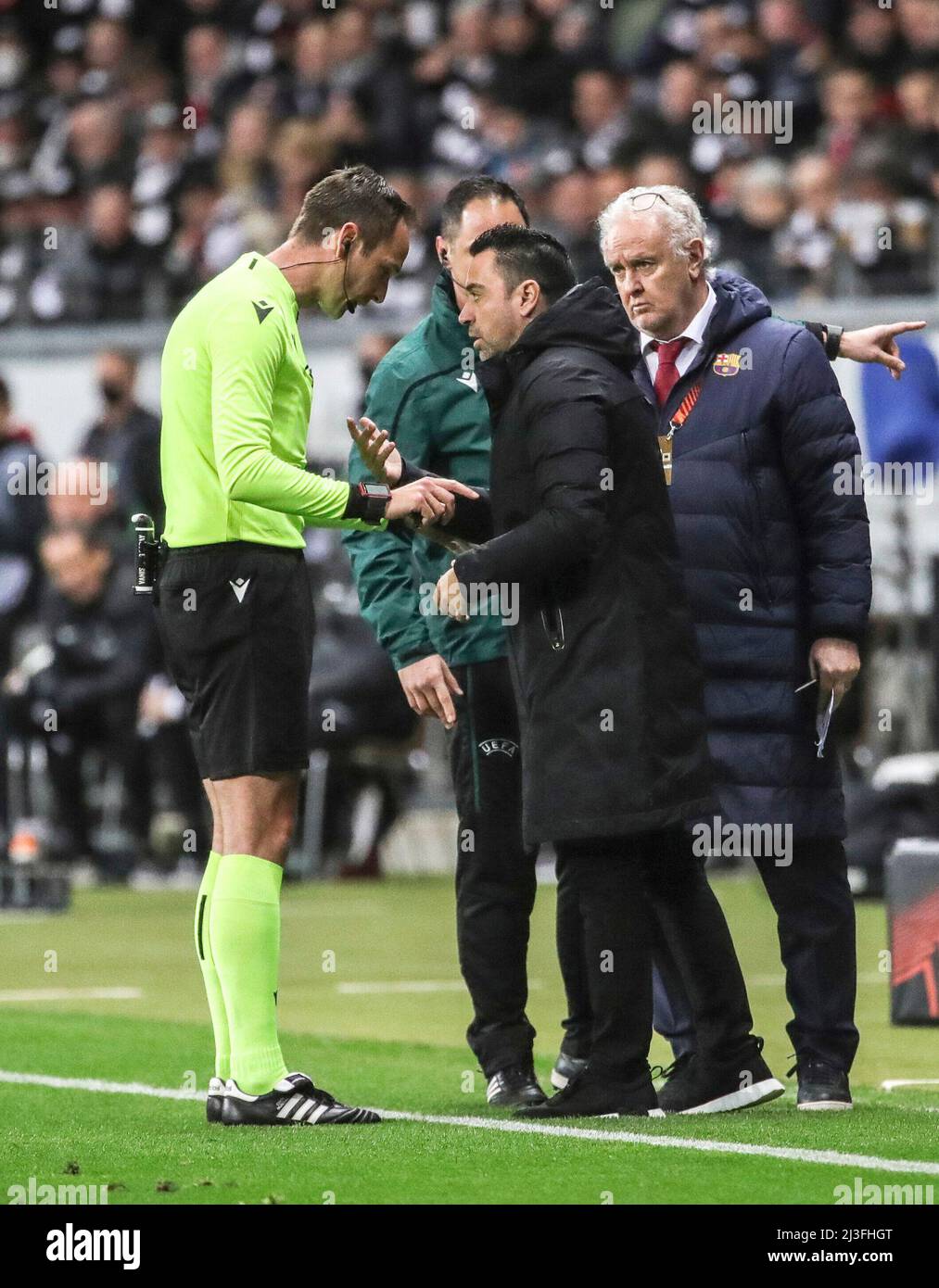 Arguing with referee hi-res stock photography and images - Alamy