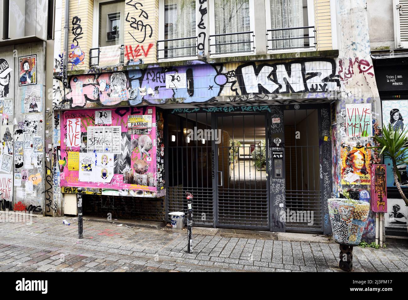 Street Art - rue Dénoyez - Paris 20th - France Stock Photo