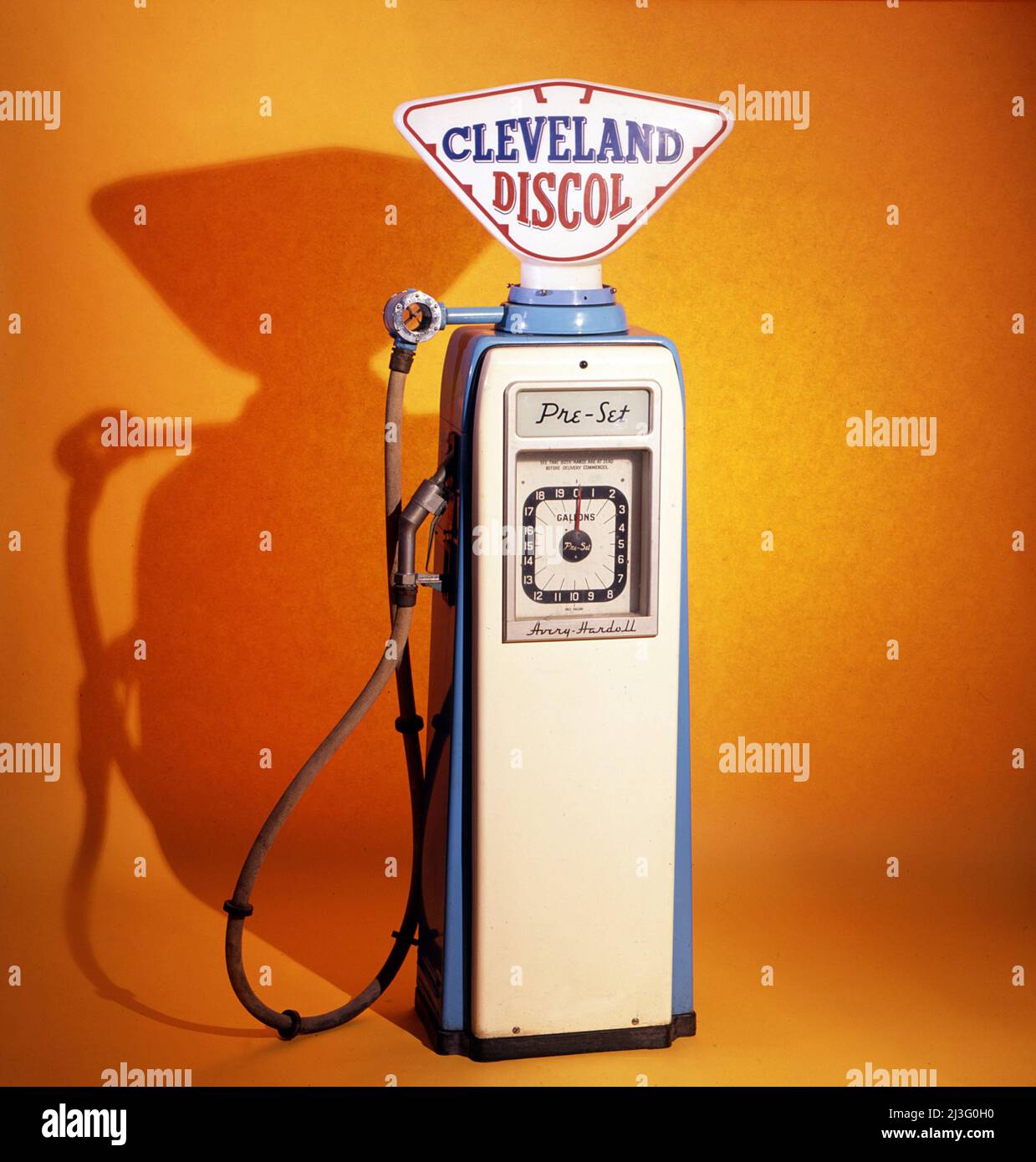 Avery Hardoll Cleveland Discol petrol pump 1950s Stock Photo