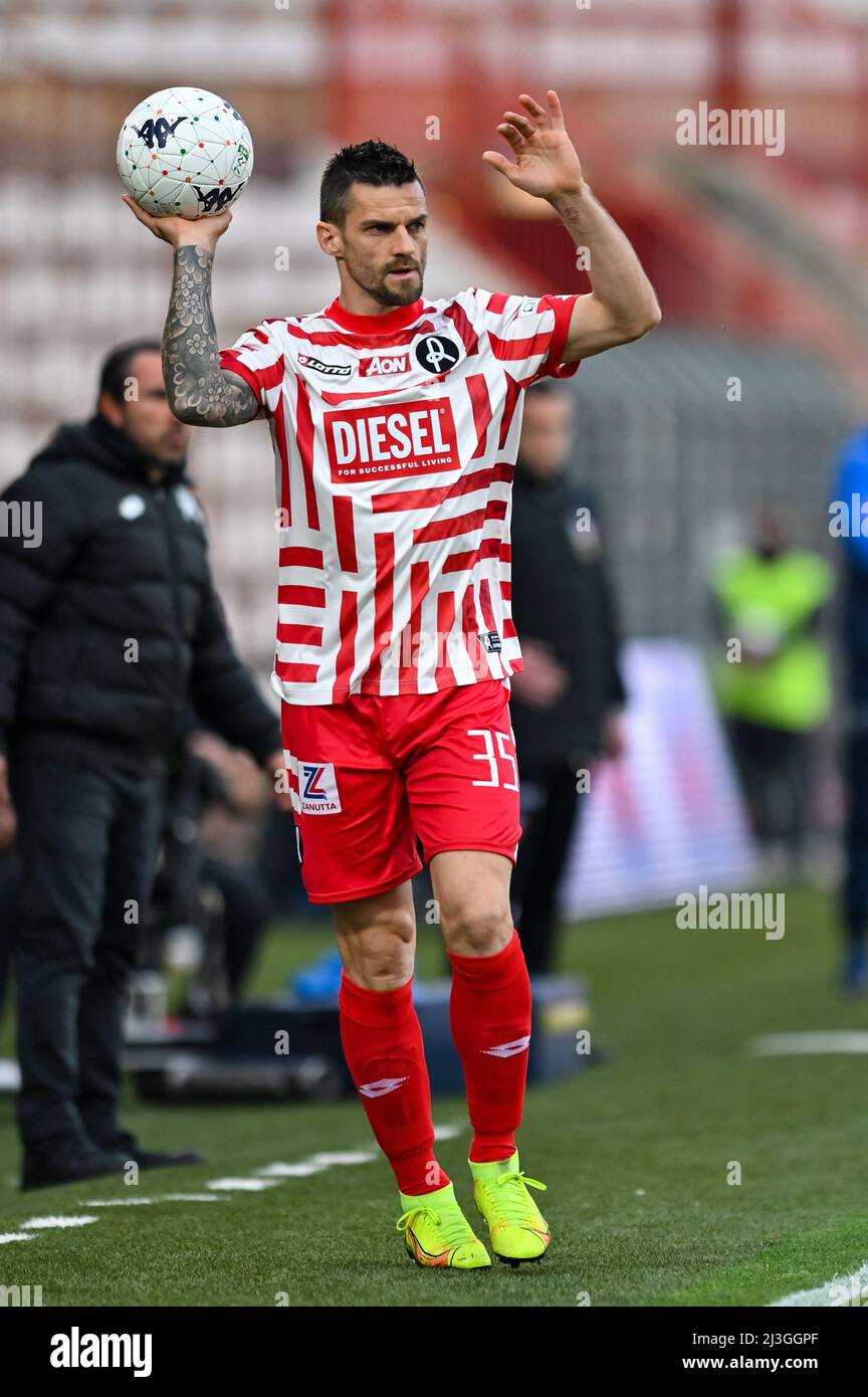 Stadio Romeo Menti, Vicenza, Italy, April 06, 2022, Franco Florio (Head  coach of FC Crotone) during LR Vicenza vs FC Crotone - Italian soccer Serie  B match Stock Photo - Alamy