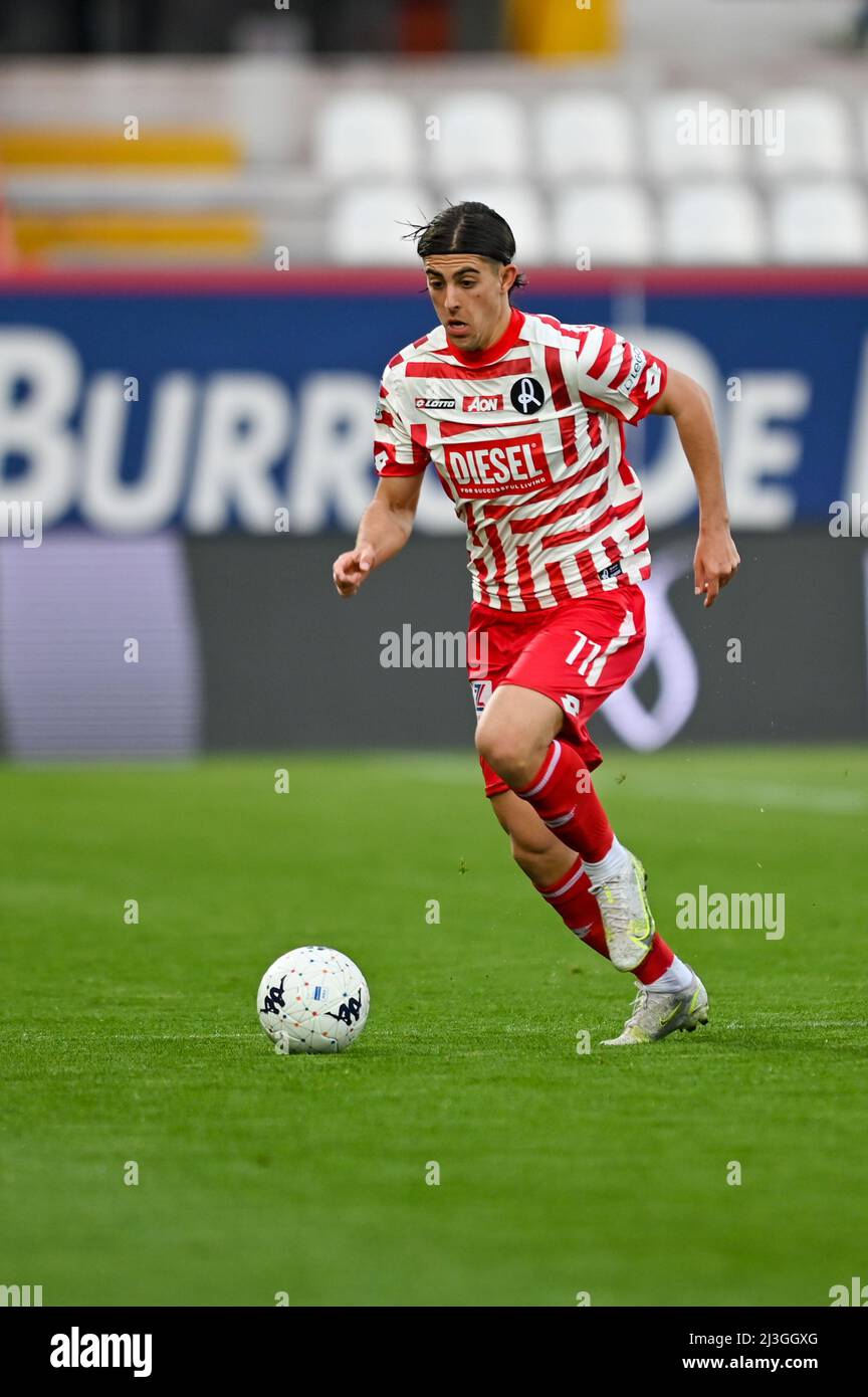 Stadio Romeo Menti, Vicenza, Italy, April 06, 2022, Franco Florio (Head  coach of FC Crotone) during LR Vicenza vs FC Crotone - Italian soccer Serie  B match Stock Photo - Alamy