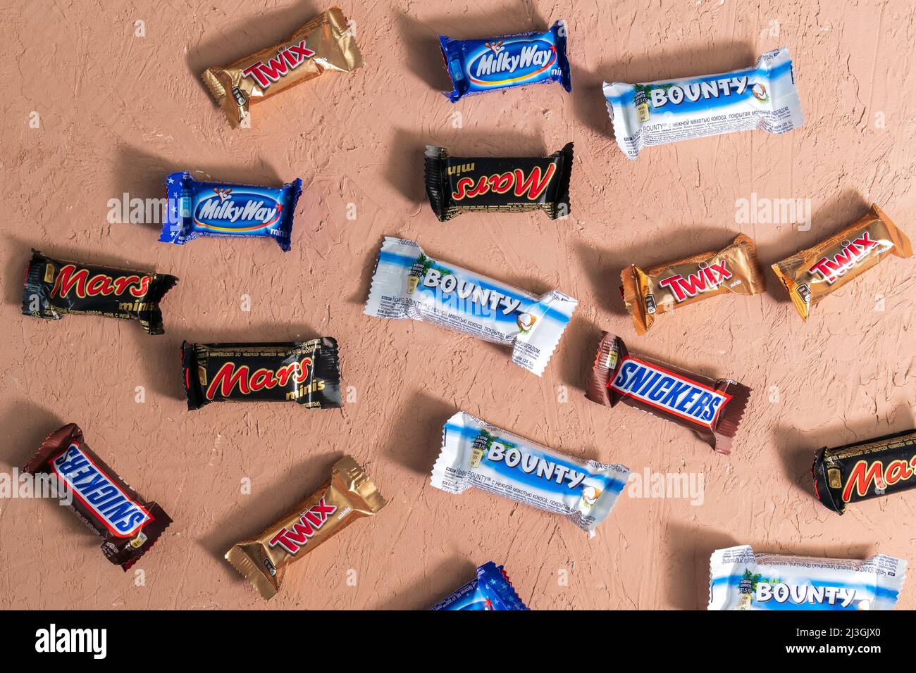 Tyumen, Russia-January 23, 2022: are bounty way, Photo Mars, Snickers, Chocolate Twix, Stock Mars Inc made by minis candy. milky Alamy bars 