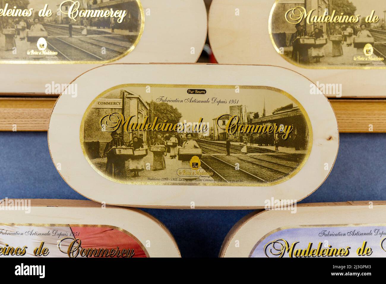 France, Meuse, Commercy, boxes of madeleines in the shop and madeleine workshop of Commercy La Boite à Madeleines of the Zins brothers, madeleiniers since 1951 Stock Photo