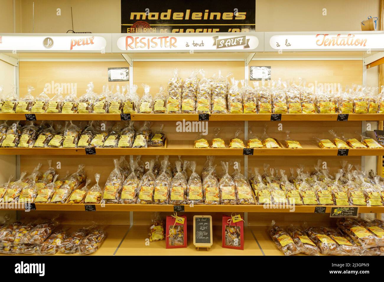 France, Meuse, Commercy, packets of madeleines in the shop and madeleine workshop of Commercy La Boite à Madeleines of the Zins brothers, madeleiniers since 1951 Stock Photo
