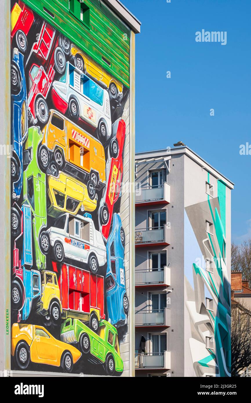France, Isere, Grenoble, Residence Gallieni, mural Re-collection by the american artist Leon Keer, mural Longitudinal Architectural Rearrangement by the italian artist Peeta in the background (Street Art Fest Grenoble Alpes 2021) Stock Photo