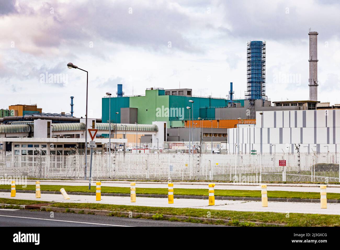 France, Manche (50), Cotentin, Cap de la Hague, Beaumont-Hague, La Hague nuclear fuel reprocessing plant, operated by Orano, formerly Areva, and prior to that Cogema Stock Photo