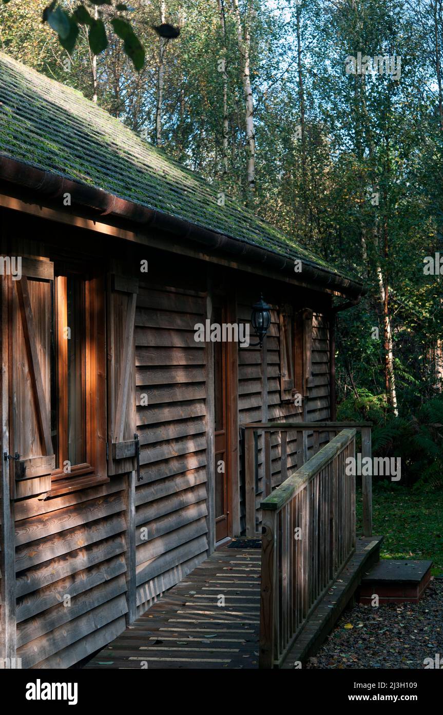 Nice log cabin hi-res stock photography and images - Alamy