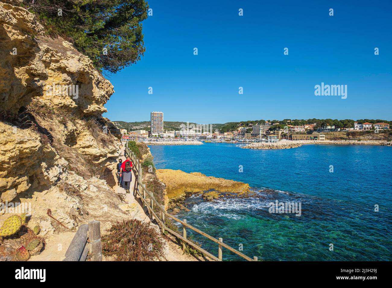 France, Bouches du Rhone, Blue Coast, Carry-le-Rouet, hike on the ...