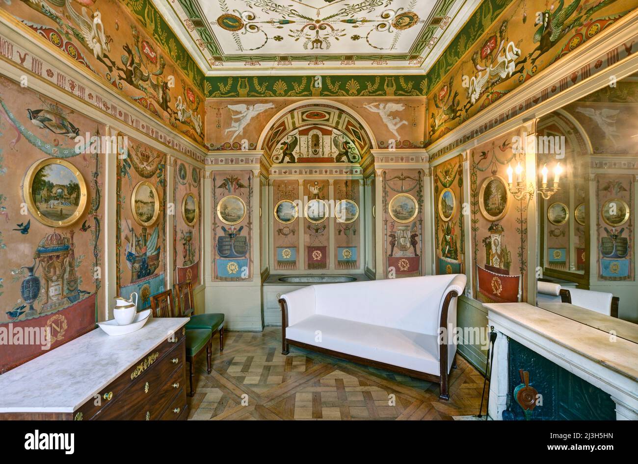 France, Yvelines, Rambouillet, castle of Rambouillet, the bathroom of Napoléon I Stock Photo
