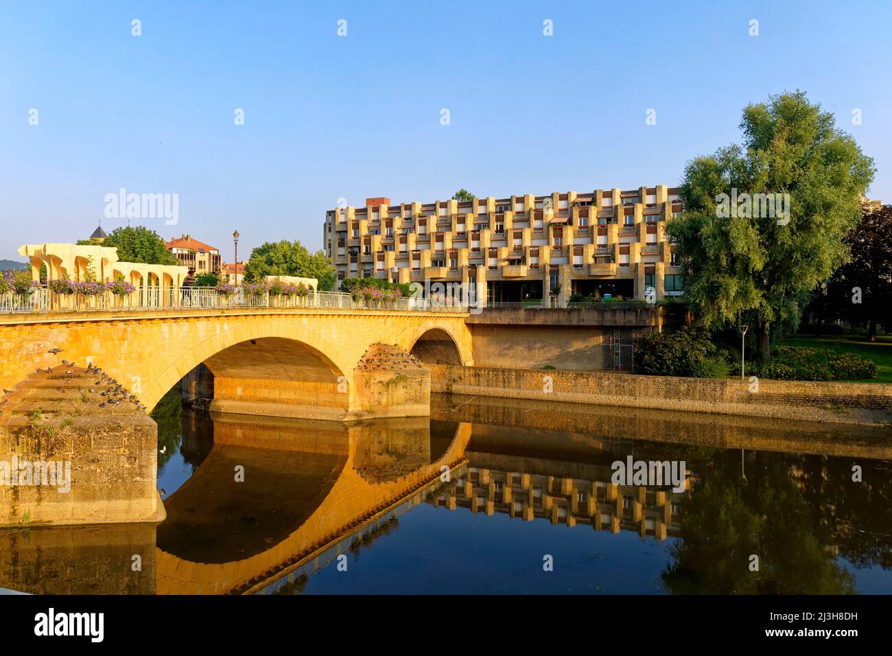 France, Moselle, Metz, the banks of the Moselle river, St Georges bridge Stock Photo