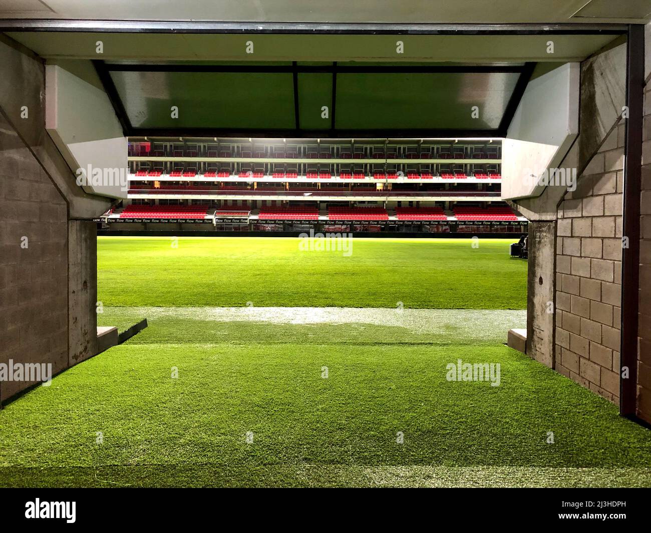 Exit from the hall of the changing rooms of the UNO stadium of Estudiantes de La Plata to the field of play Stock Photo