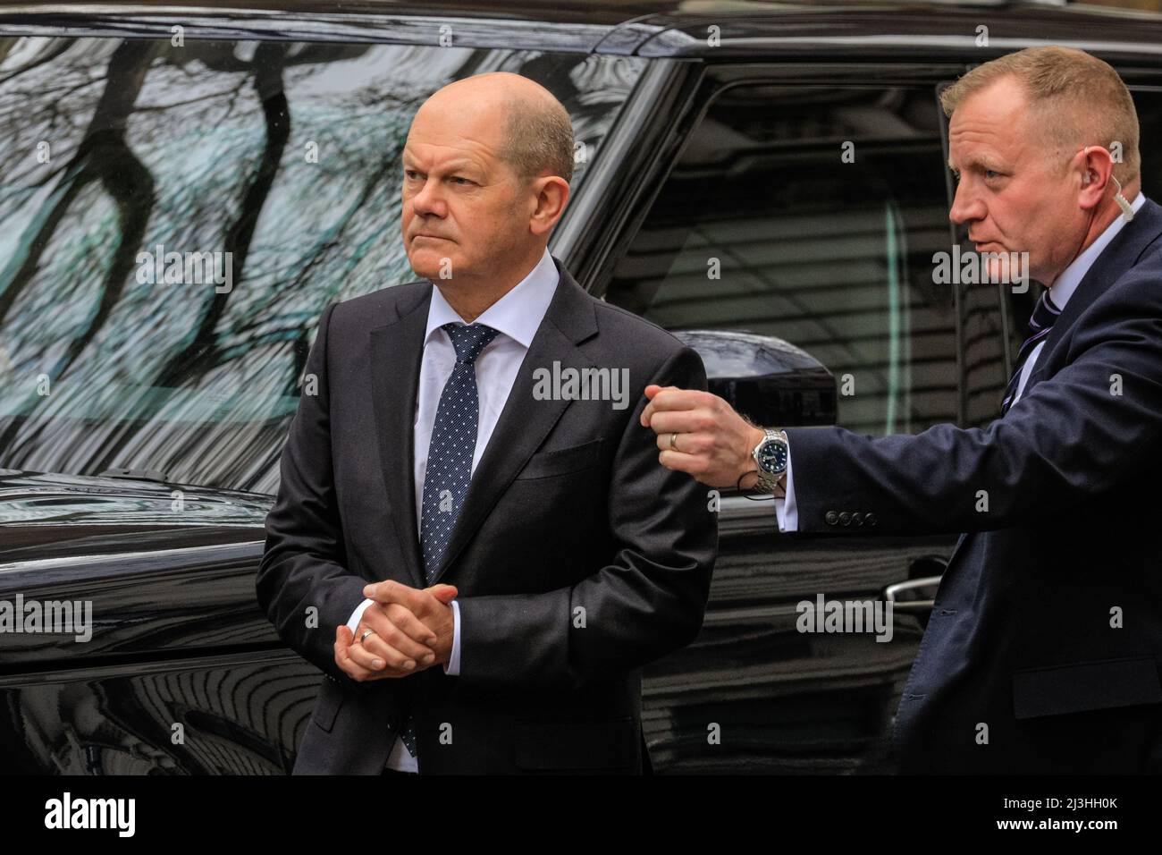 Westminster, London, UK. 08th Apr, 2022. Olaf Scholz arrives. Boris Johnson MP, British Prime Minister welcomes German Chancellor Olaf Scholz today at Downing Street for meetings to discuss the situation in Ukraine as well as international and bilateral topics. Credit: Imageplotter/Alamy Live News Stock Photo