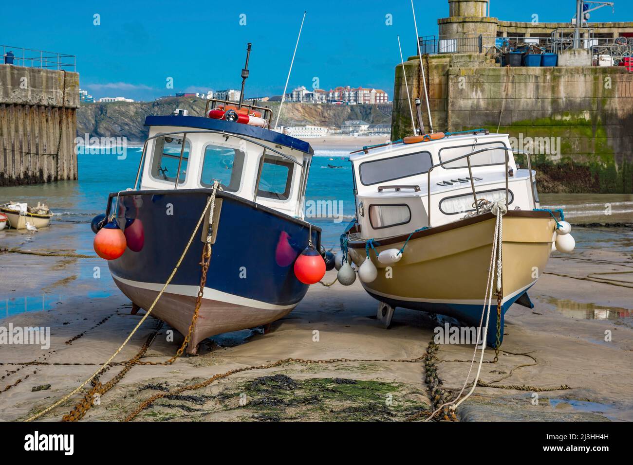 Harbour low tide in fishing hi-res stock photography and images - Alamy