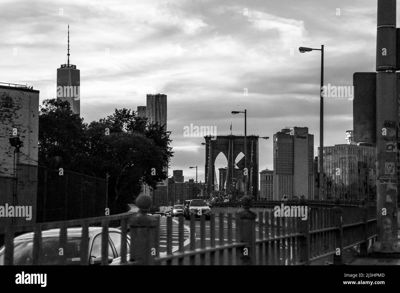 High Street, New York City, NY, USA, Brooklyn Bridge over East River Stock Photo