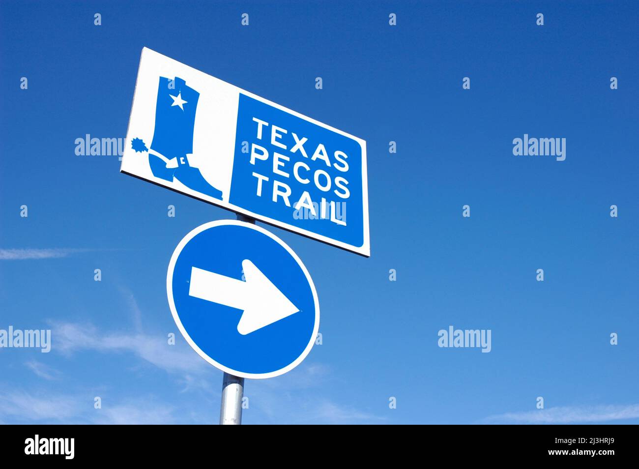 History trail in west Texas, The Texas Pecos Trail Stock Photo Alamy