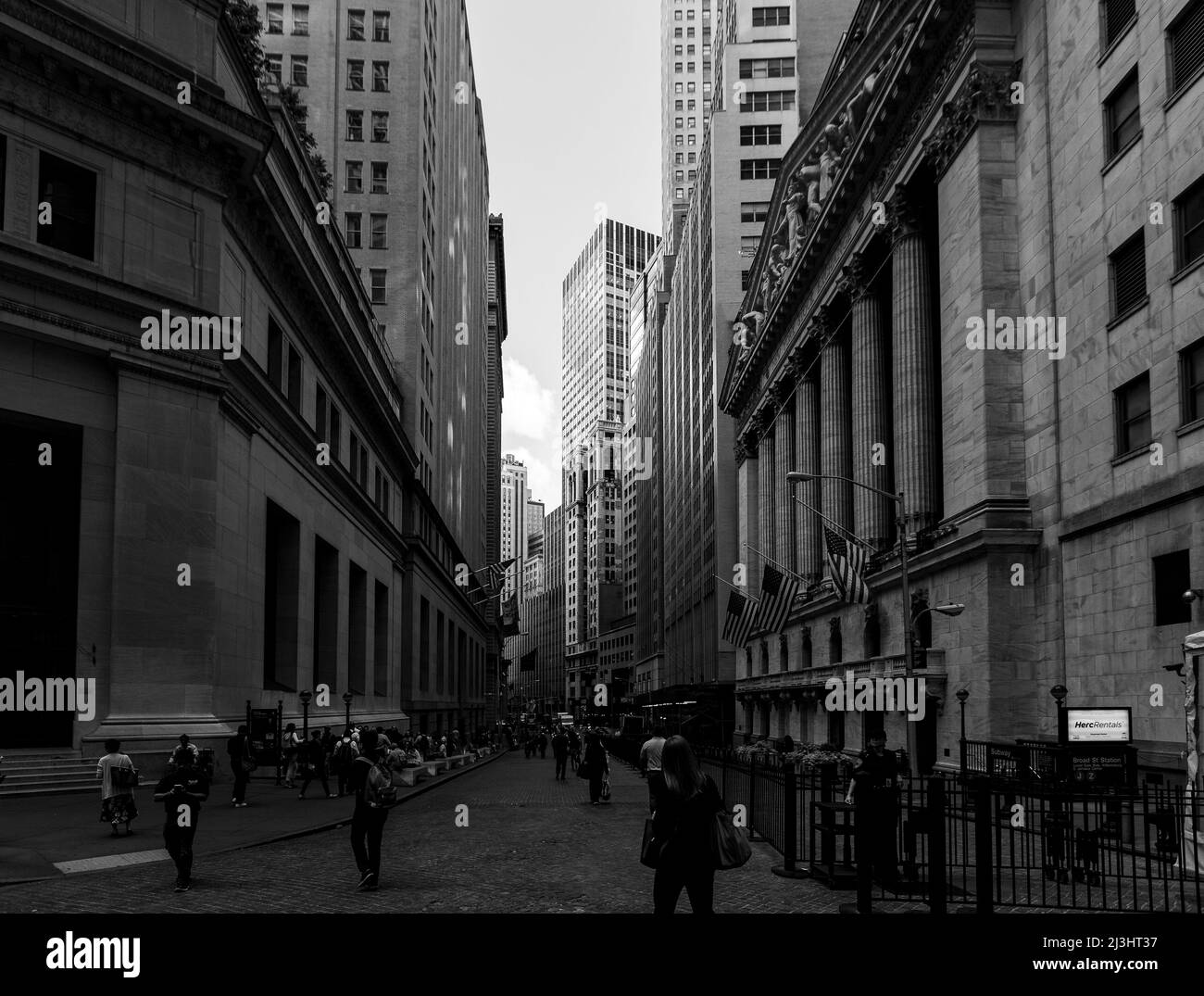 Broad Street, New York City, NY, USA, New York Stock Exchange. With origins as far back as 1792, the NYSE is currently the world's largest exchange by market capitalization. Stock Photo