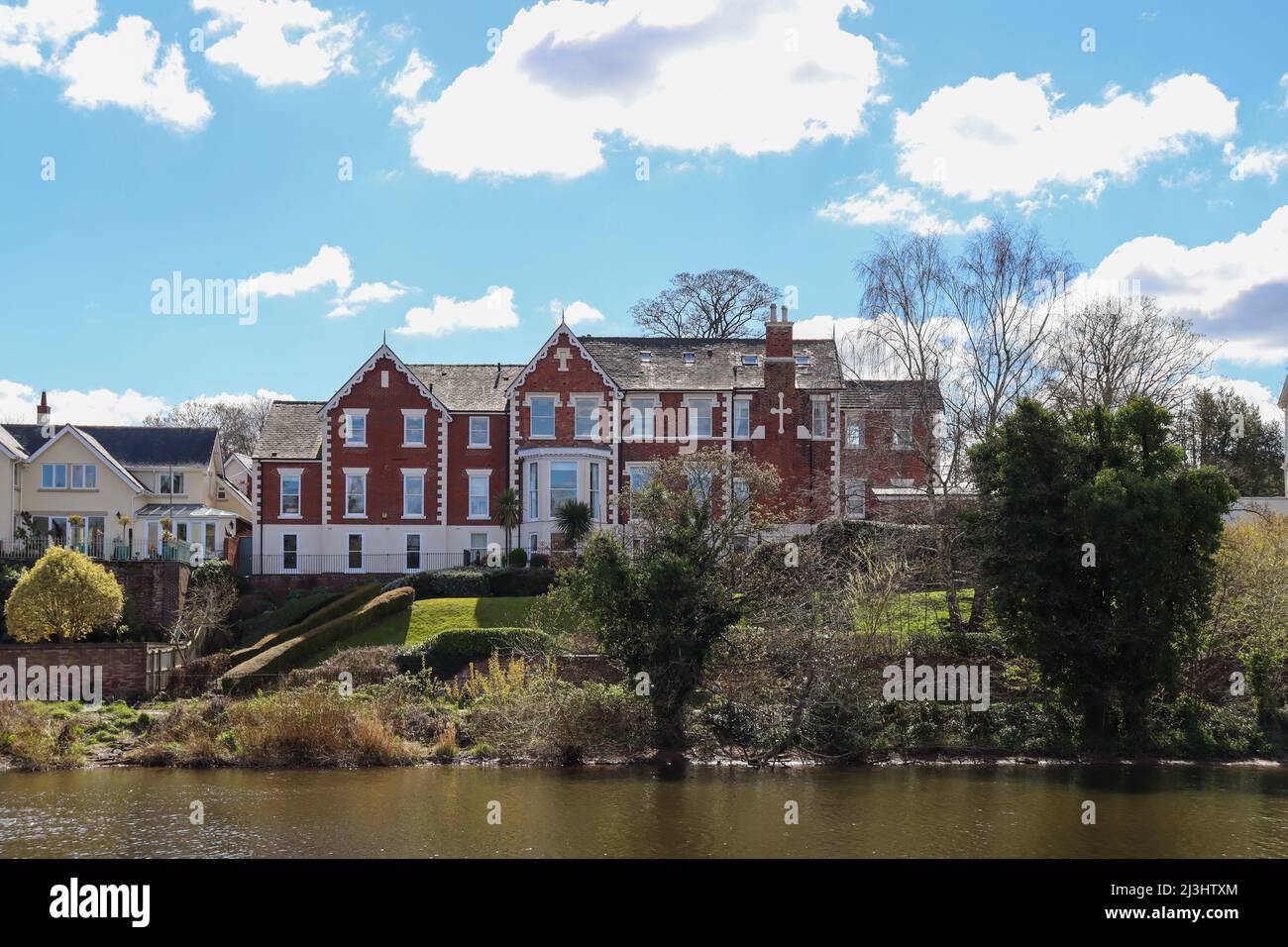 Luxury homes riverside, on the River Dee, Chester Stock Photo Alamy