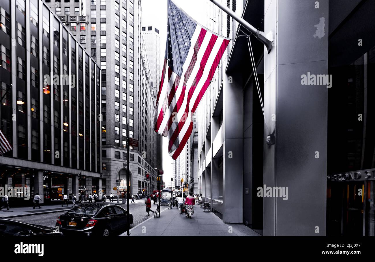 FINANCIAL DISTRICT, New York City, NY, USA, New York Stock Exchange. The NYSE, whose origins date back to 1792, is currently the world's largest stock exchange by market capitalization, American flag Stock Photo