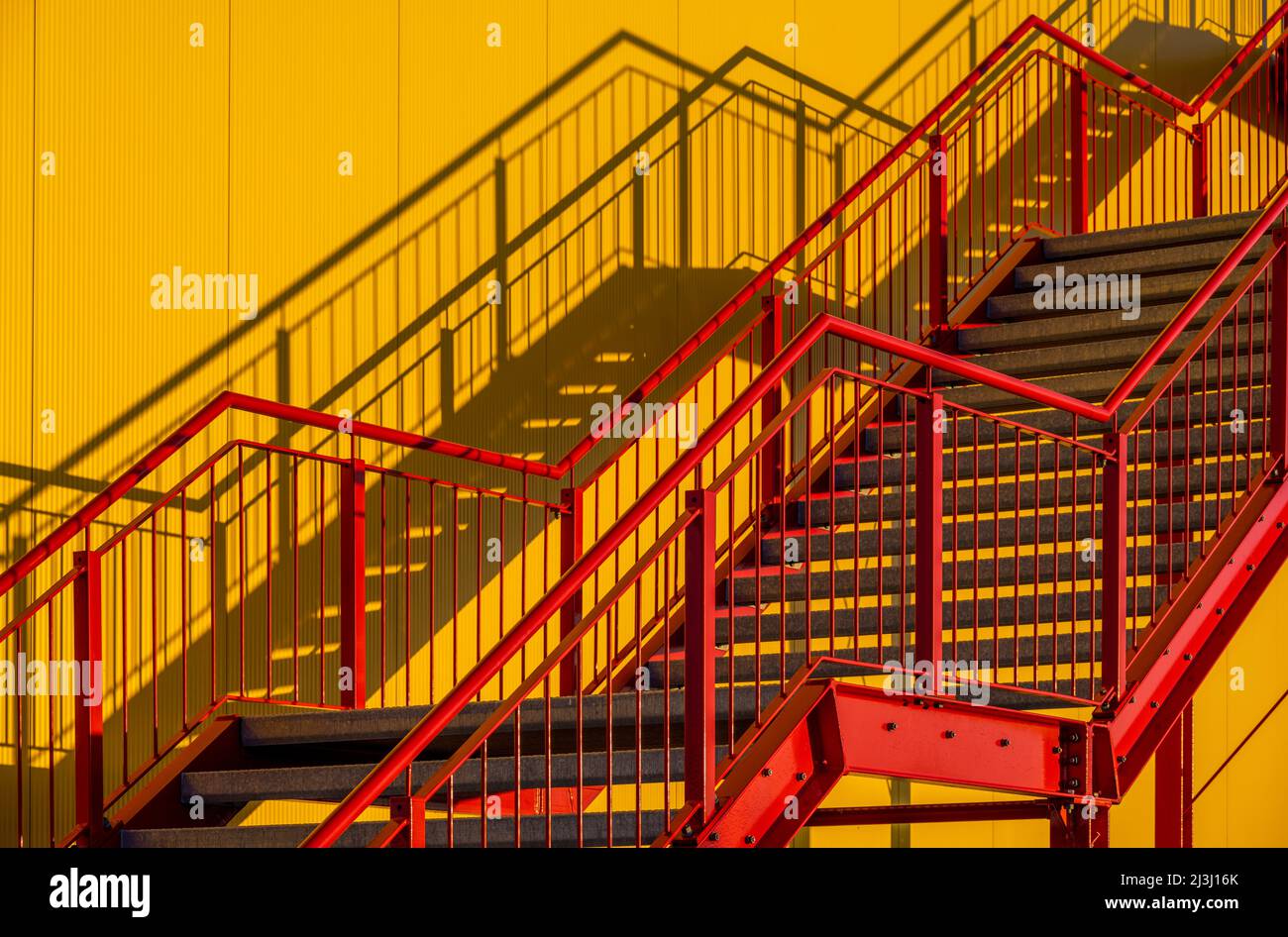 Red stairs hi-res stock photography and images - Alamy
