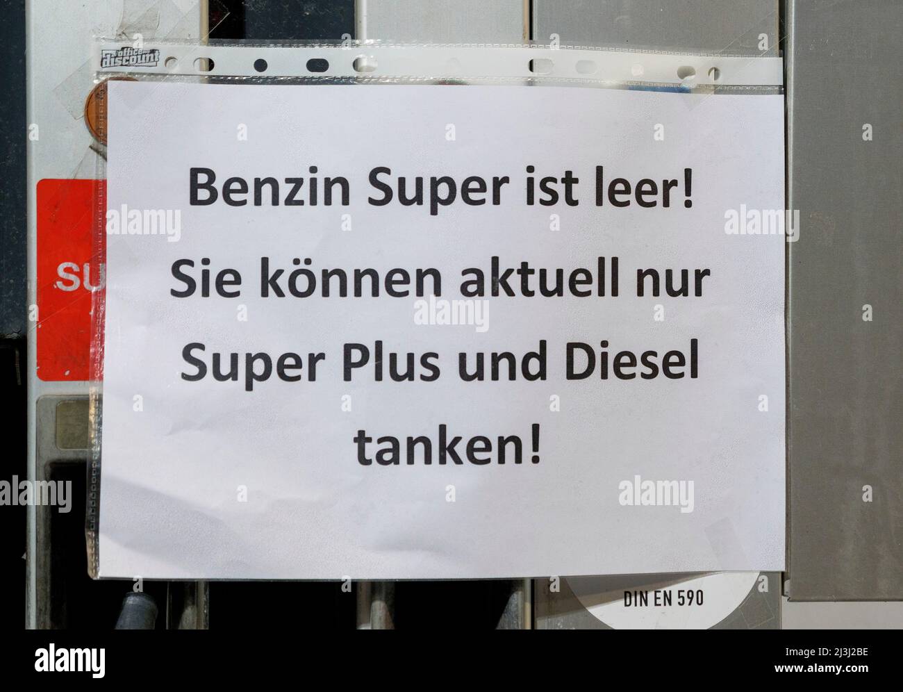 Info at a gas station, super gasoline sold out, Dießen am Ammersee, Bavaria, Germany, Europe Stock Photo