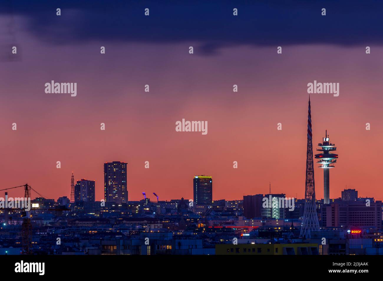 Vienna, highrise Hoch 33, Porr headquarters Tower, fair tower Messeturm,  radio tower Funkturm Wien-Arsenal, from left to right, sunset in district  00., overview, Austria Stock Photo - Alamy