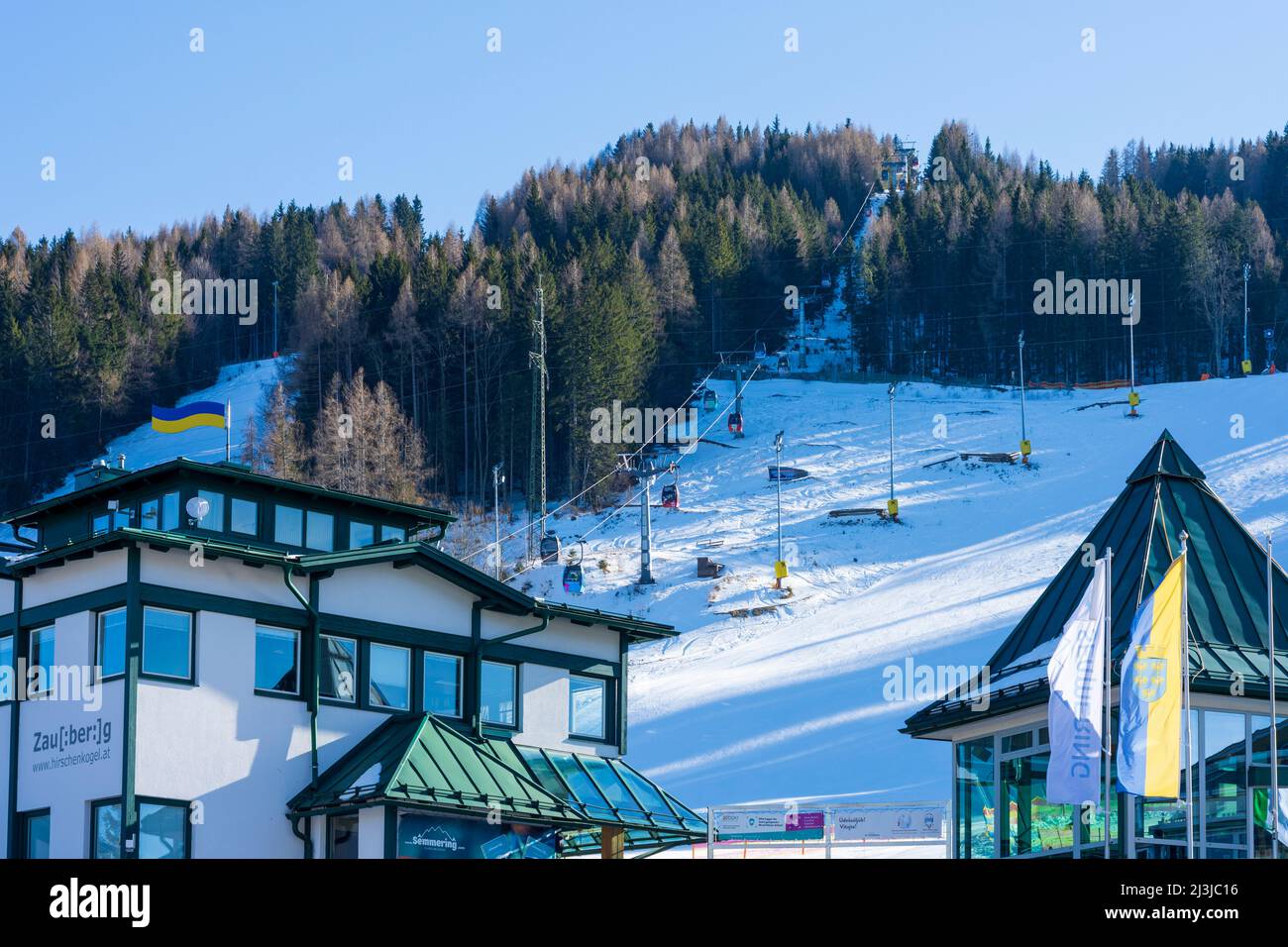 Semmering, Ski area Zauberberg Semmering - Hirschenkogel, downhill skiing, skiers, valley station ski lift in the Vienna Alps, Lower Austria, Austria Stock Photo
