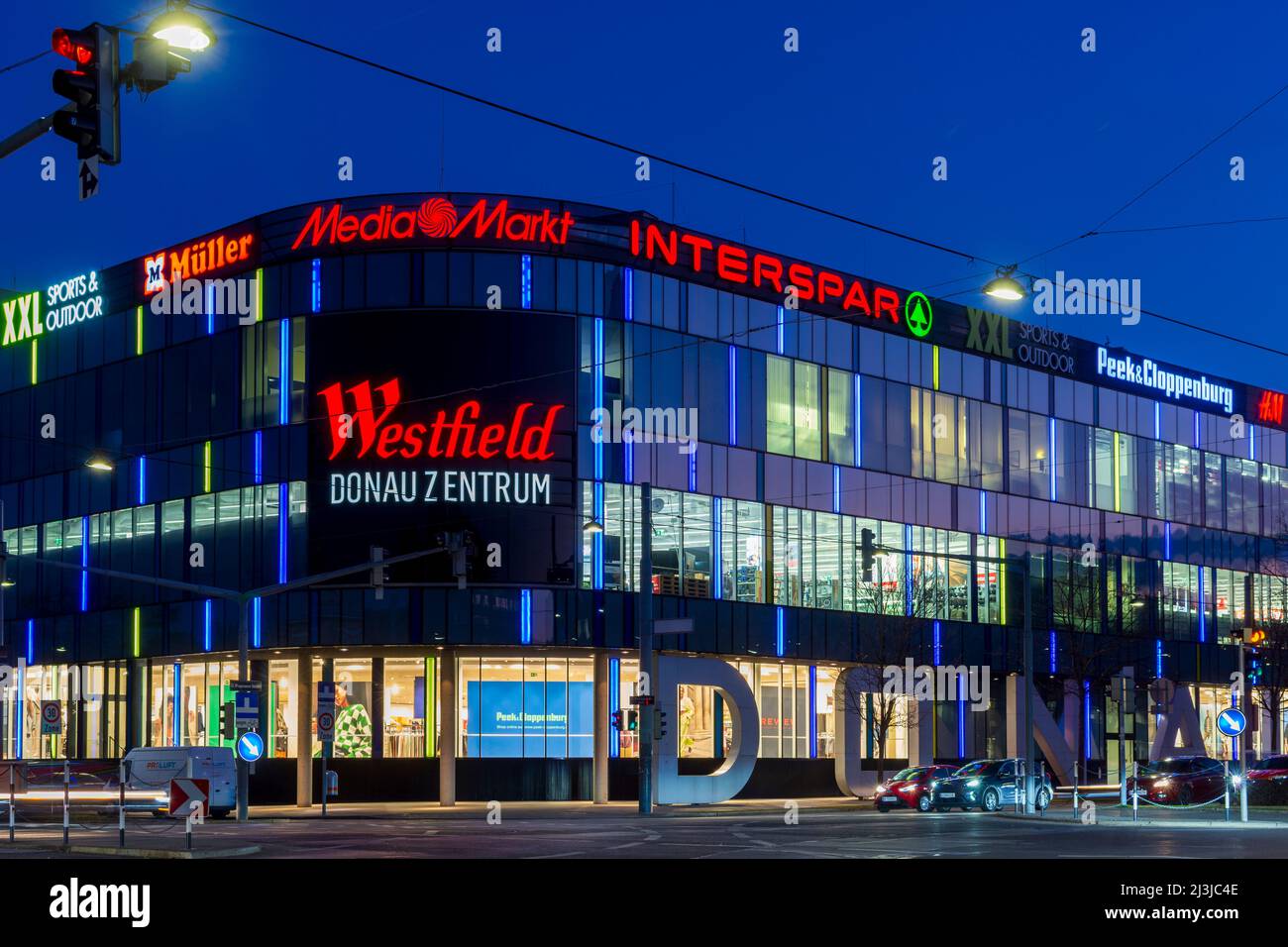 Vienna shopping mall hi-res stock photography and images - Page 2 - Alamy