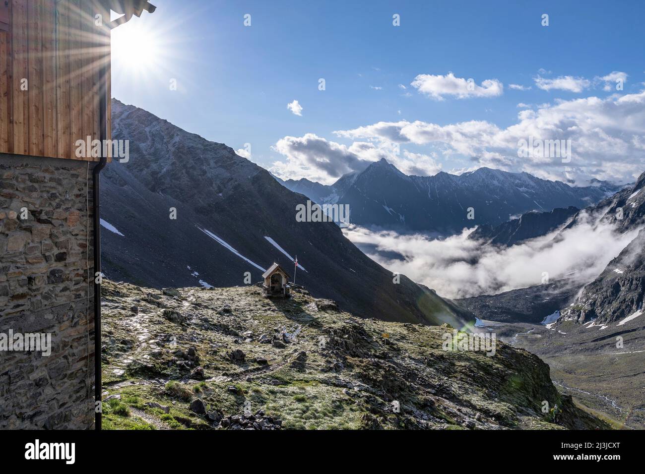 Europe, Alps, Austria, Tyrol, Pitztal, Kaunergrat, view from Kaunergrat hut to Geigenkamm ridge Stock Photo