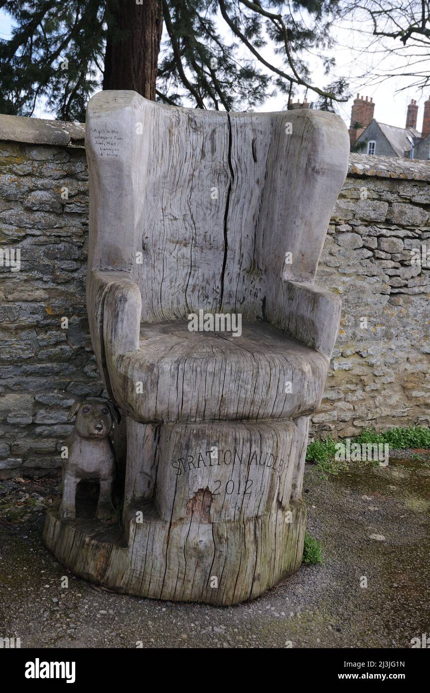 Wooden Seat, Stratton Audley, Oxfordshire Stock Photo Alamy