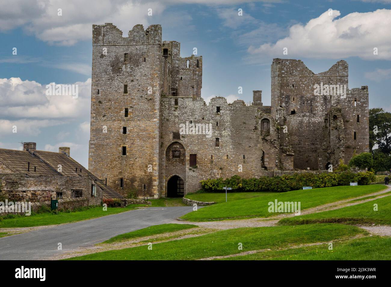 UK, England, Yorkshire.  Bolton Castle, finished 1399, where Mary Queen of Scots was imprisoned several months in 1568-69. Stock Photo