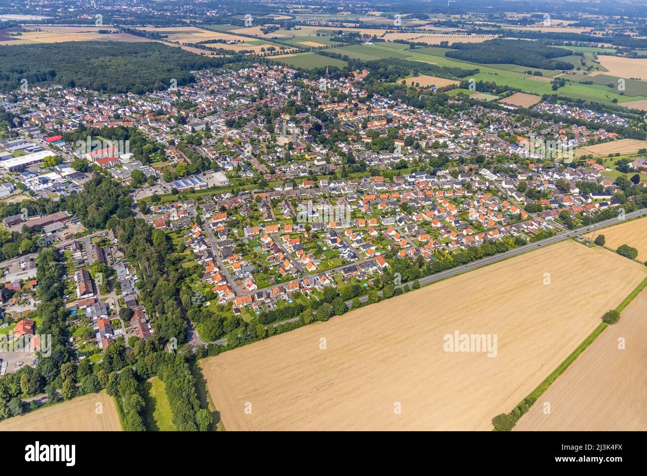 Aerial view, miners' housing estate Südfeld in the district of Heeren-Werve, Kamen, Ruhr area, North Rhine-Westphalia, Germany, DE, Europe, property t Stock Photo