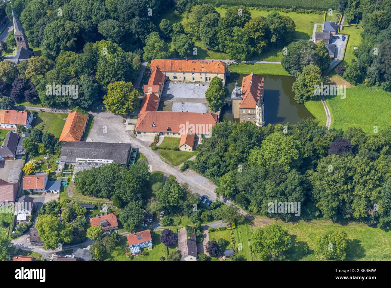 Aerial view, Heeren Castle in Heeren-Werve, Kamen, Ruhr Area, North Rhine-Westphalia, Germany, DE, Europe, Gräfte, Haus Heeren, aerial view, aerial ph Stock Photo