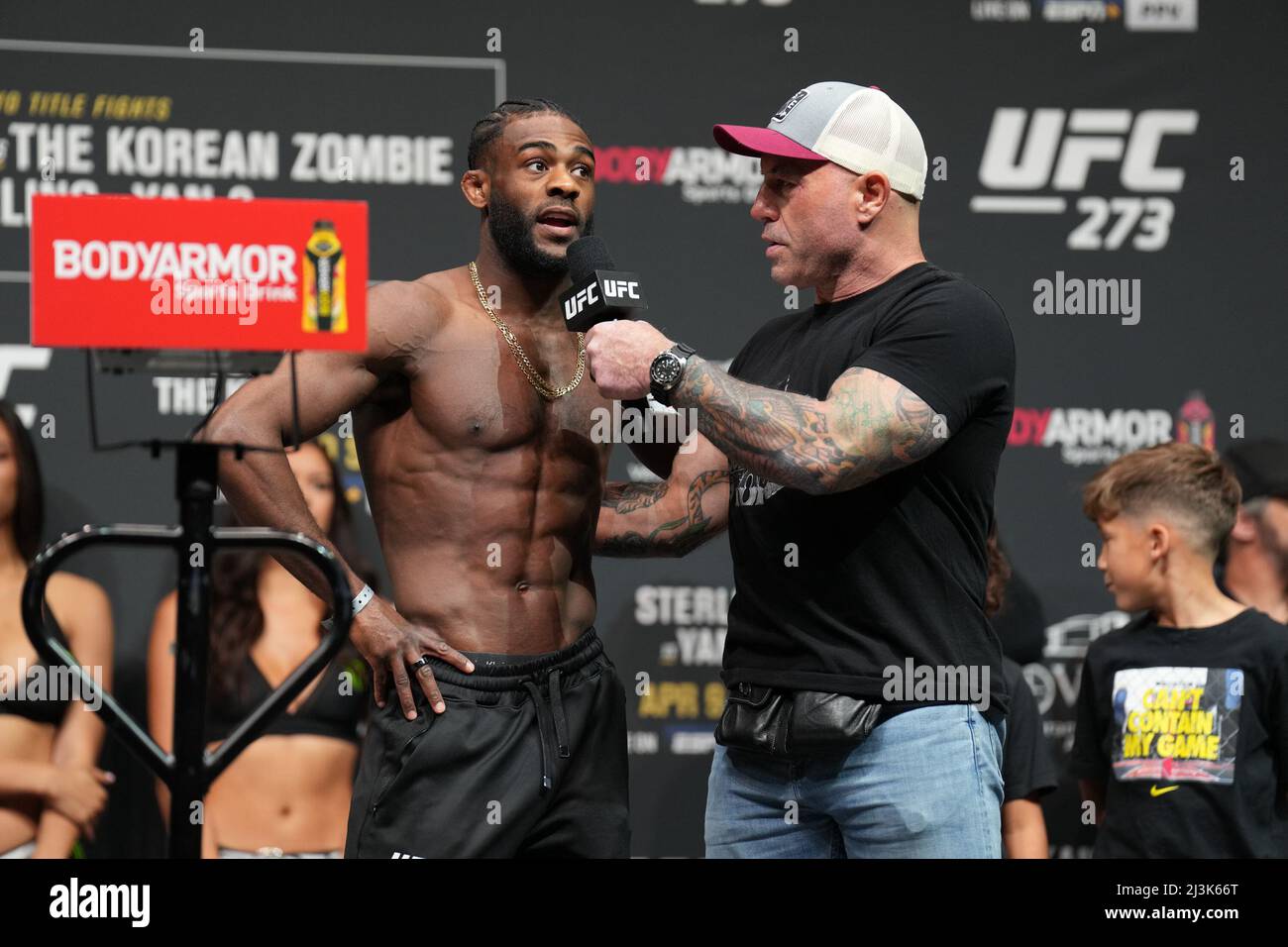 Joe rogan ufc 2022 hi-res stock photography and images - Alamy