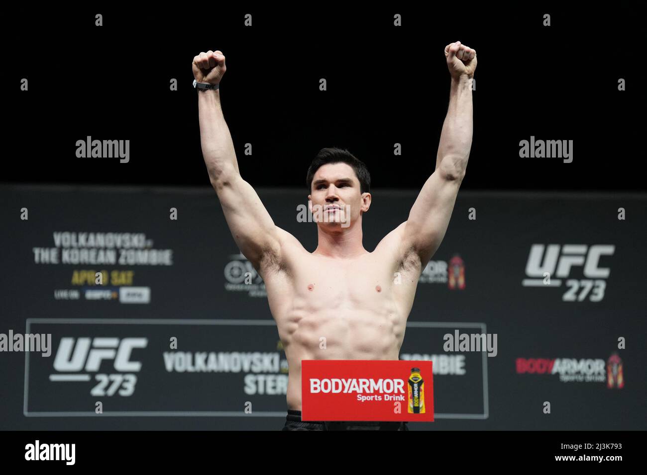 Florida, USA. 08th Apr, 2022. JACKSONVILLE, FL - April 8: Mike Mallot steps on the scale for the fans at Vystar Memorial Arena for UFC 273 - Volkanovski vs The Korean  - Ceremonial Weigh-ins on April 8, 2022 in Jacksonville, Florida, United States. (Photo by Louis Grasse/PxImages) Credit: Px Images/Alamy Live News Stock Photo