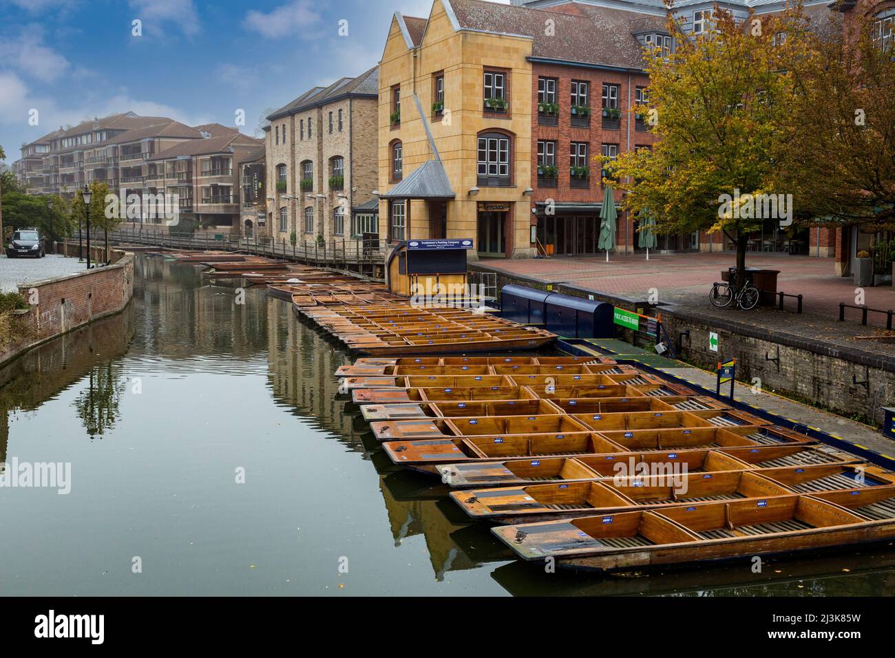 UK, England, Cambridge.  Punts on the River Cam, Early Morning. Stock Photo