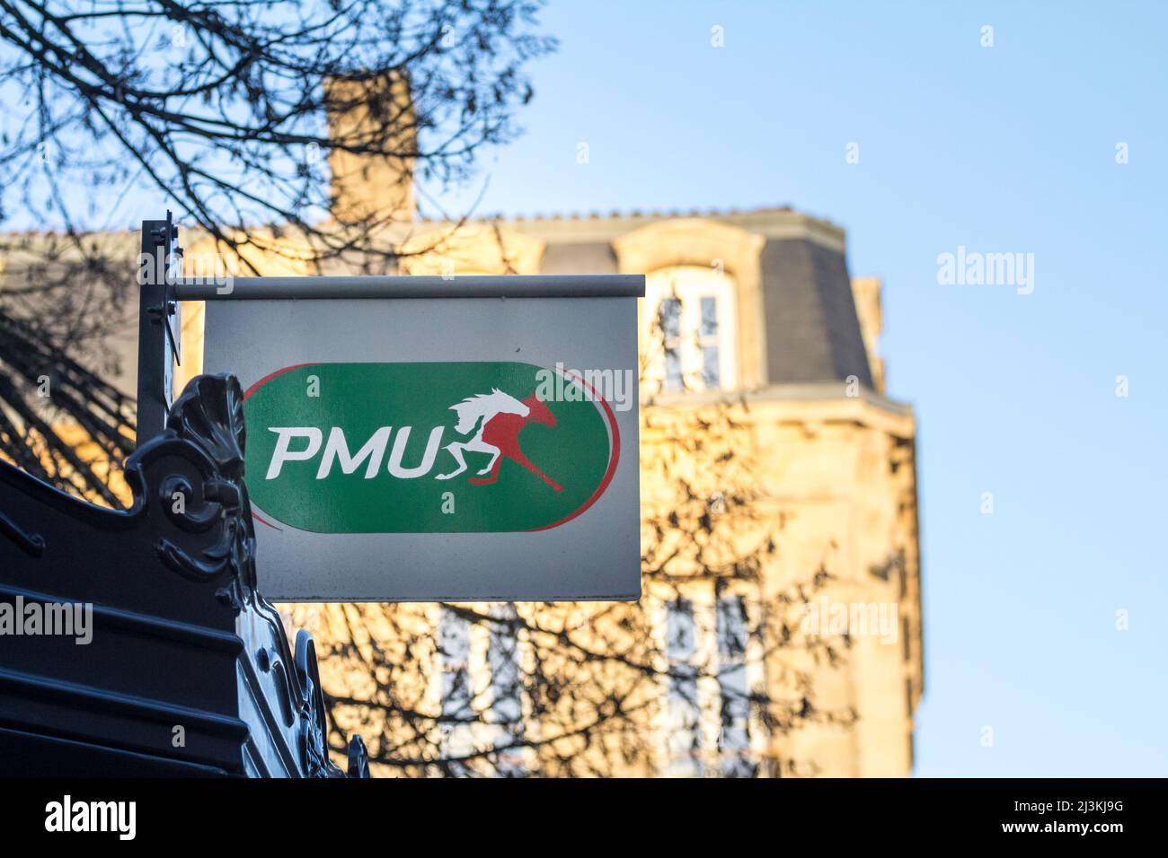 Pari mutuel urbain hi-res stock photography and images - Alamy