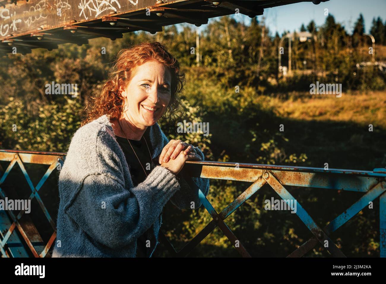 Mature woman curly hair beauty hi-res stock photography and images - Alamy