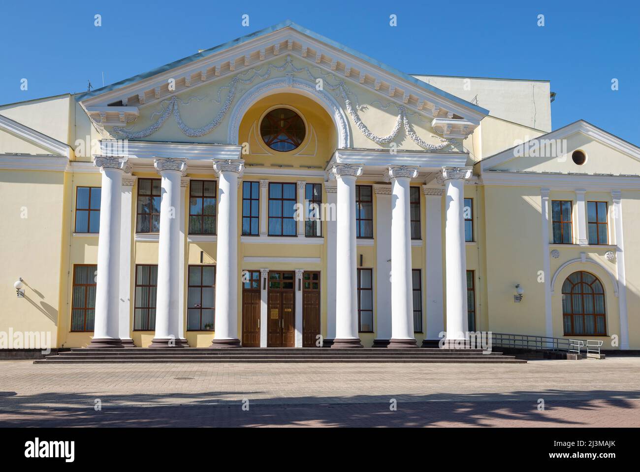 VELIKIE LUKI, RUSSIA - JULY 04, 2018: Facade and main entrance of the Velikie Luki Drama Theater on a sunny July day Stock Photo