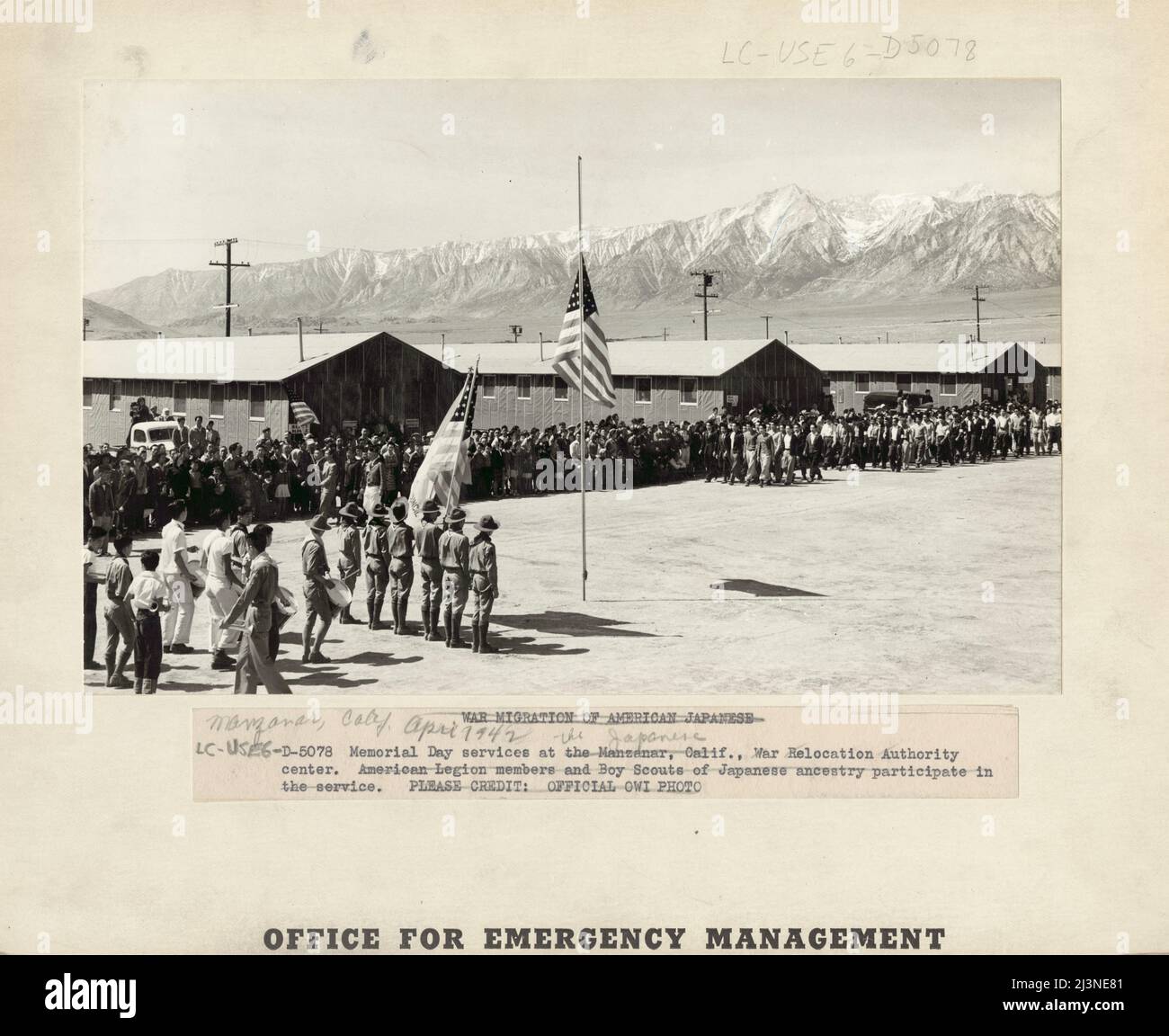 Japanese relocation, California. Memorial Day services at Manzanar, California, a War Relocation Authority center where evacuees of Japanese ancestry will spend the duration. American Legion members and Boy Scouts participated in the services. Stock Photo