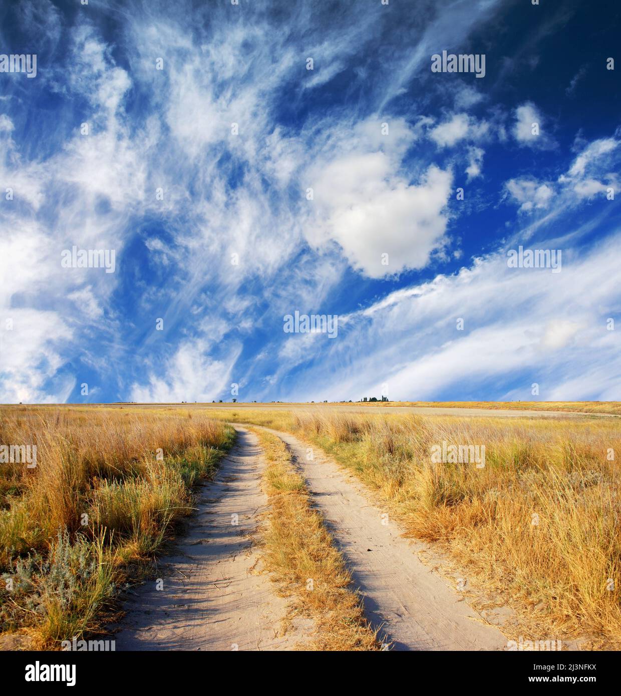 Landscape sky blue cloud summer hi-res stock photography and images - Alamy